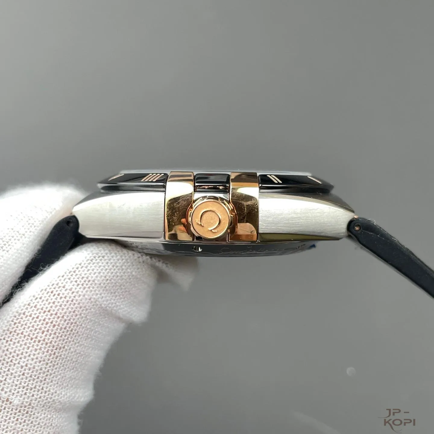 オメガ コーアクシャル マスター クロノメーター 41mm 131.23.41.21.06.001 ブラック×ローズゴールド【VS工場出品】 - 画像 (5)