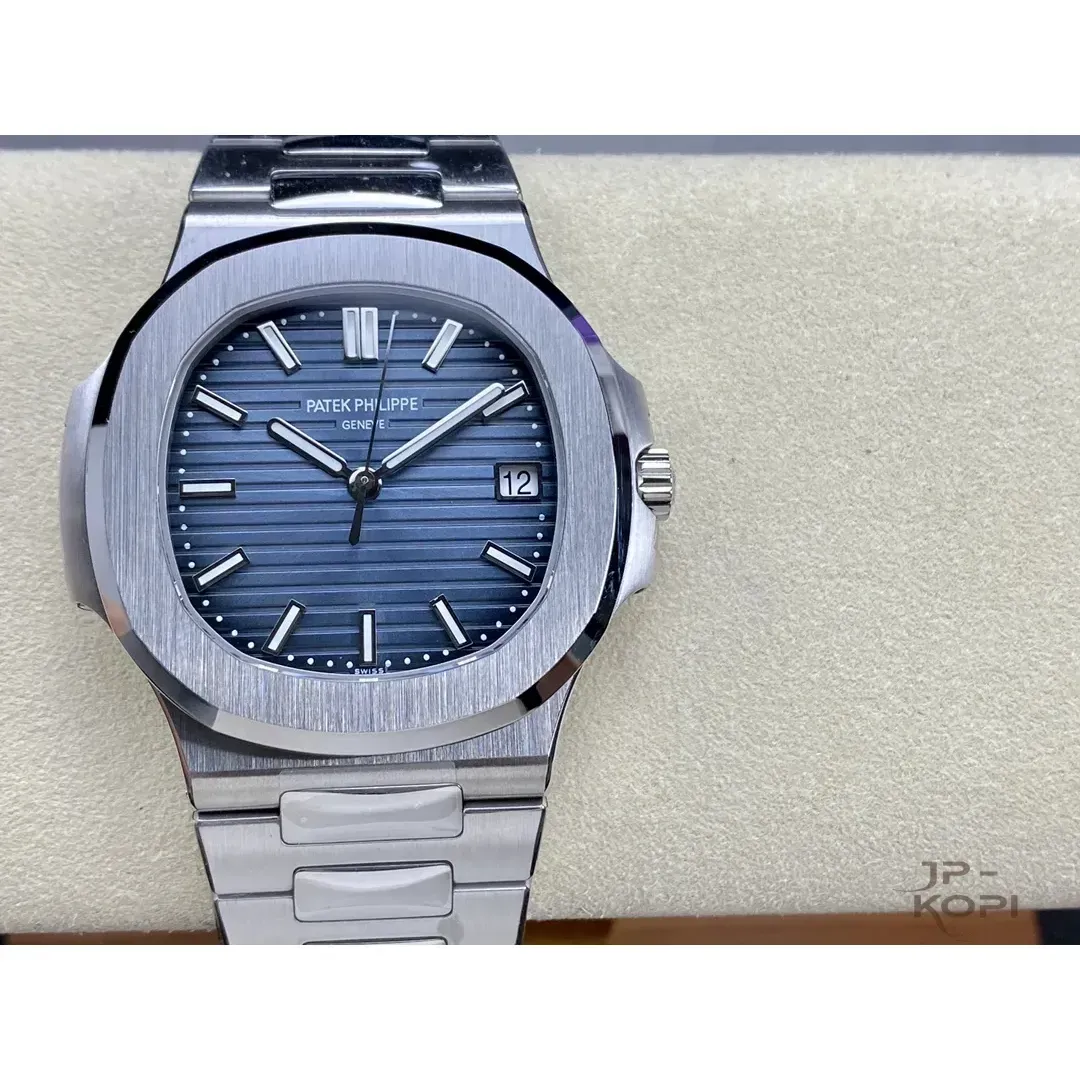 パテック フィリップ ノーチラス 5811/1G ブルー 丹東Cal.324【3K工場出品】