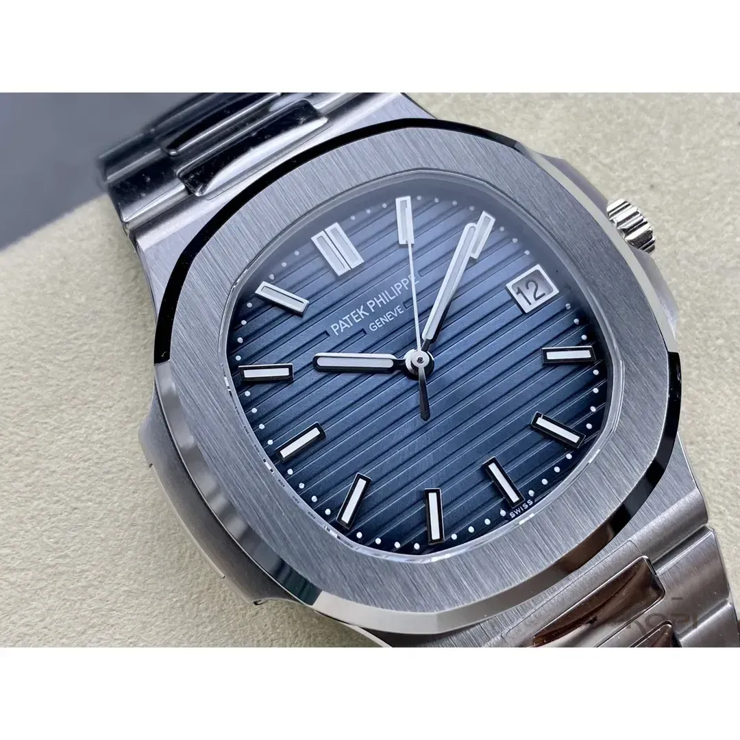 パテック フィリップ ノーチラス 5811/1G ブルー 丹東Cal.330【3K工場出品】 - 画像 (3)