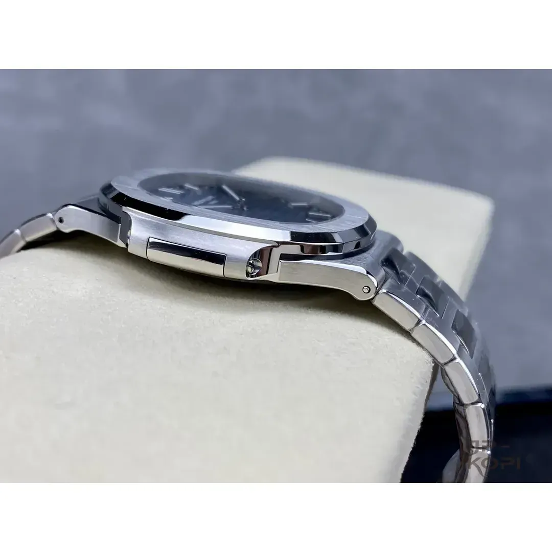 パテック フィリップ ノーチラス 5811/1G ブルー 丹東Cal.330【3K工場出品】 - 画像 (6)