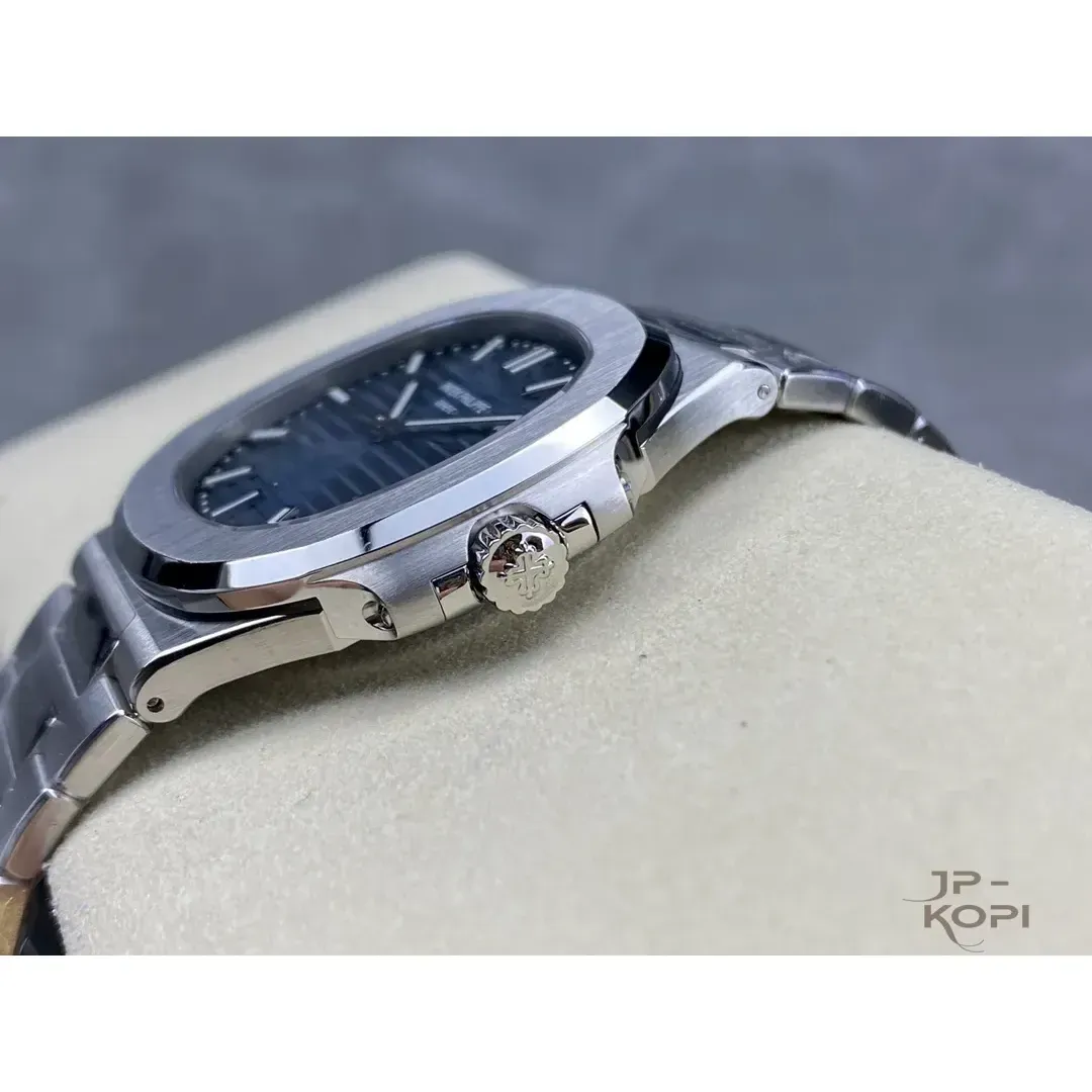 パテック フィリップ ノーチラス 5811/1G ブルー 丹東Cal.330【3K工場出品】 - 画像 (7)