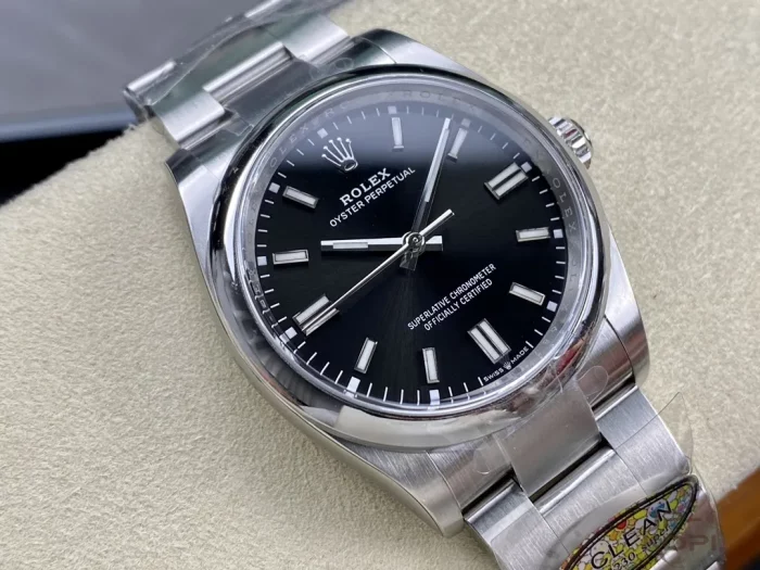 ロレックス オイスターパーペチュアル 126000 ブラック 36mm【CLEAN工場出品】 - 画像 (2)
