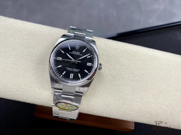 ロレックス オイスターパーペチュアル 126000 ブラック 36mm【CLEAN工場出品】 - 画像 (4)