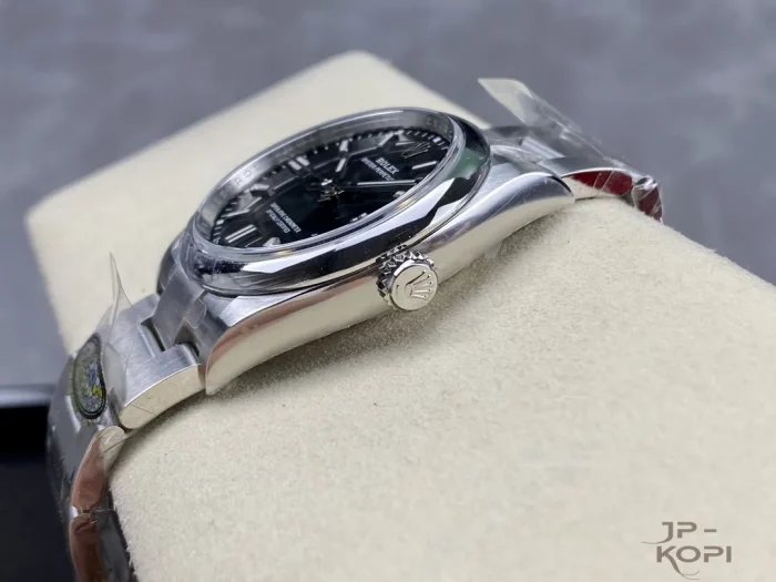 ロレックス オイスターパーペチュアル 126000 ブラック 36mm【CLEAN工場出品】 - 画像 (7)