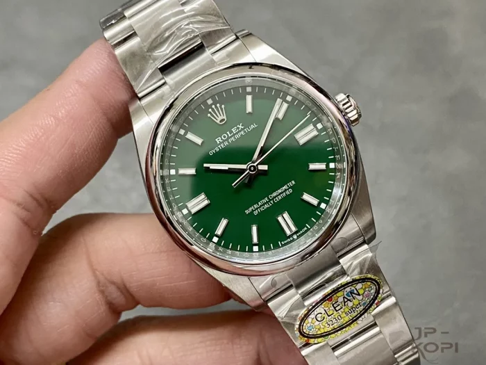 ロレックス オイスターパーペチュアル 126000-0006 グリーン 36mm【CLEAN工場出品】 - 画像 (2)