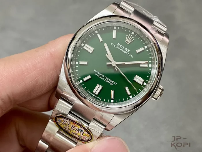 ロレックス オイスターパーペチュアル 126000-0006 グリーン 36mm【CLEAN工場出品】 - 画像 (3)