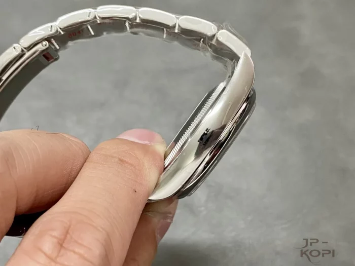 ロレックス オイスターパーペチュアル 126000-0006 グリーン 36mm【CLEAN工場出品】 - 画像 (5)