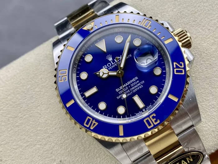 ロレックス サブマリーナーデイト 126613LB ブルー 41mm Cal.3235【Clean工場出品】 - 画像 (2)