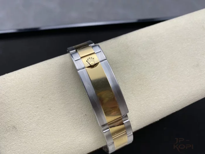 ロレックス サブマリーナーデイト 126613LB ブルー 41mm Cal.3235【Clean工場出品】 - 画像 (9)