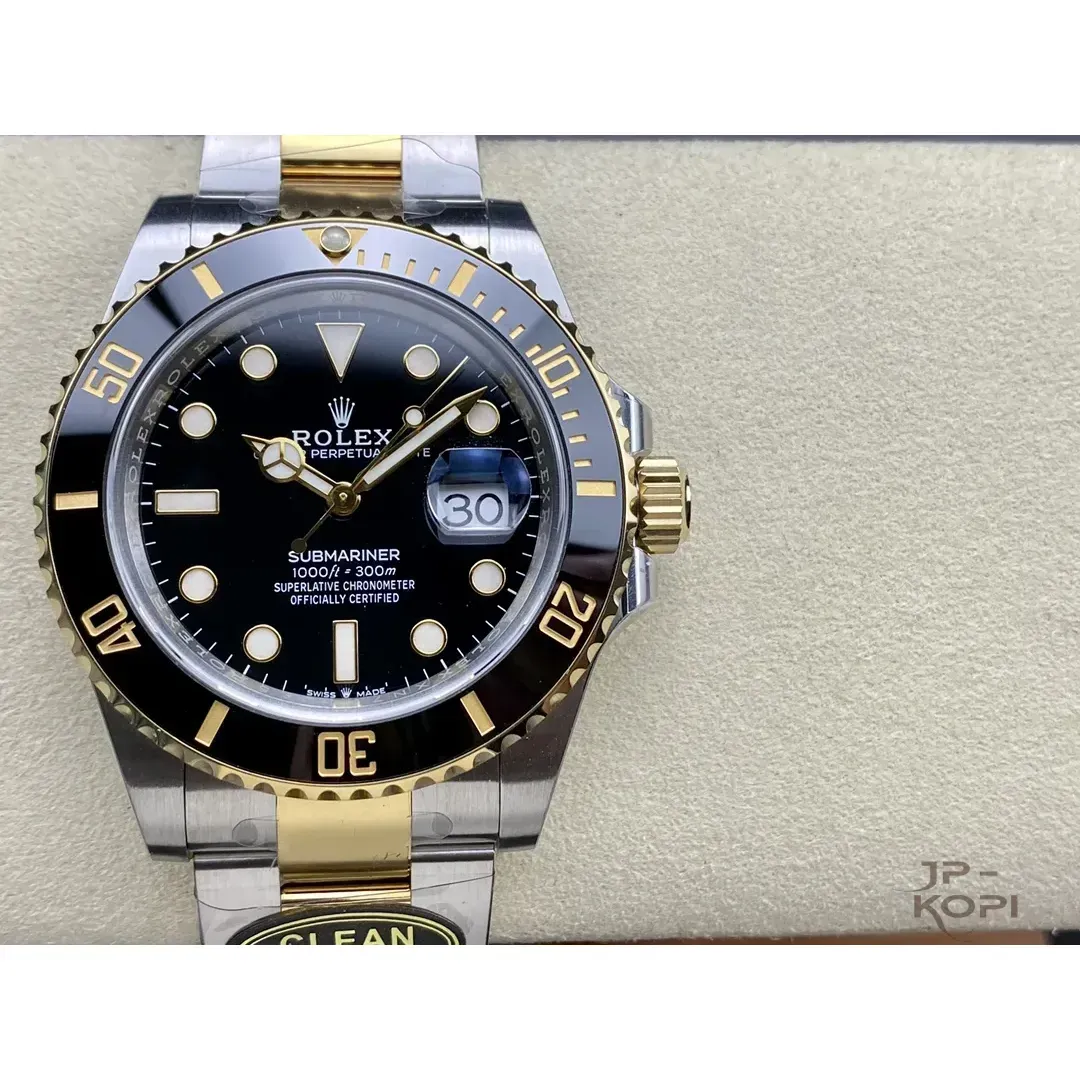 ロレックス サブマリーナーデイト 126613LN-0002 41mm Cal.3235【Clean工場出品】