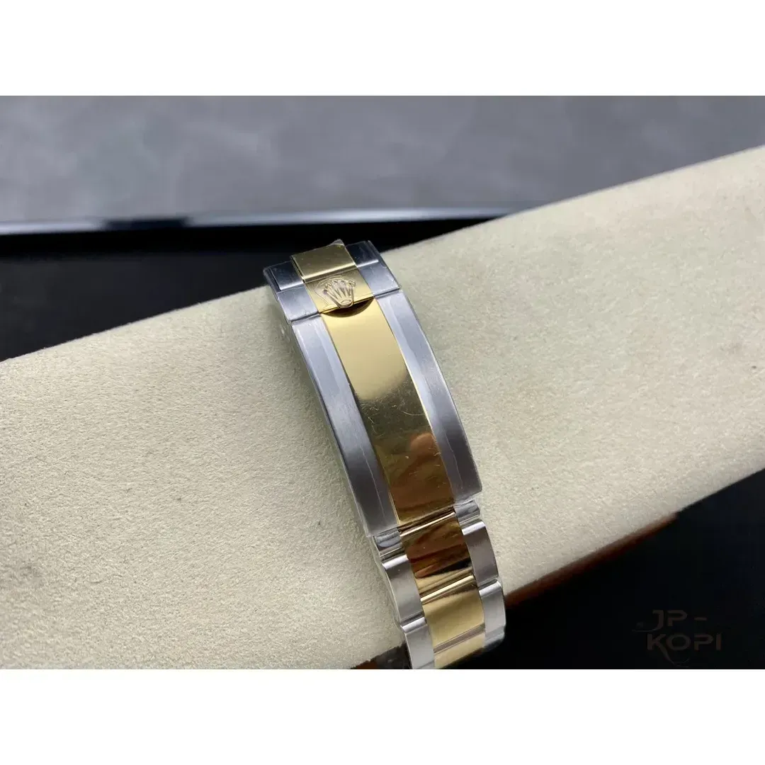 ロレックス サブマリーナーデイト 126613LN-0002|ブラックダイアル×コンビブレス 41mm 【Clean工場出品】 - 画像 (10)