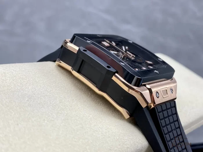 ウブロ HUBLOT スクエア・バン ウニコ キングゴールド 821.OM.0180.RX【BBF工場出品】 - 画像 (5)
