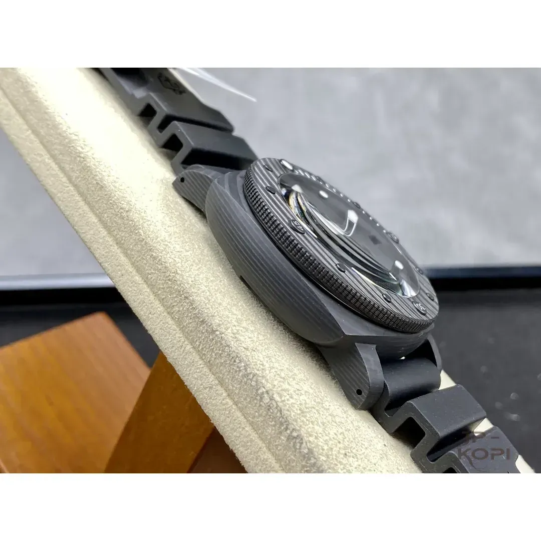 パネライ オフィチーネ サブマーシブル PAM02231|カーボテック ブラック文字盤 42MM【VS工場製】 - 画像 (6)