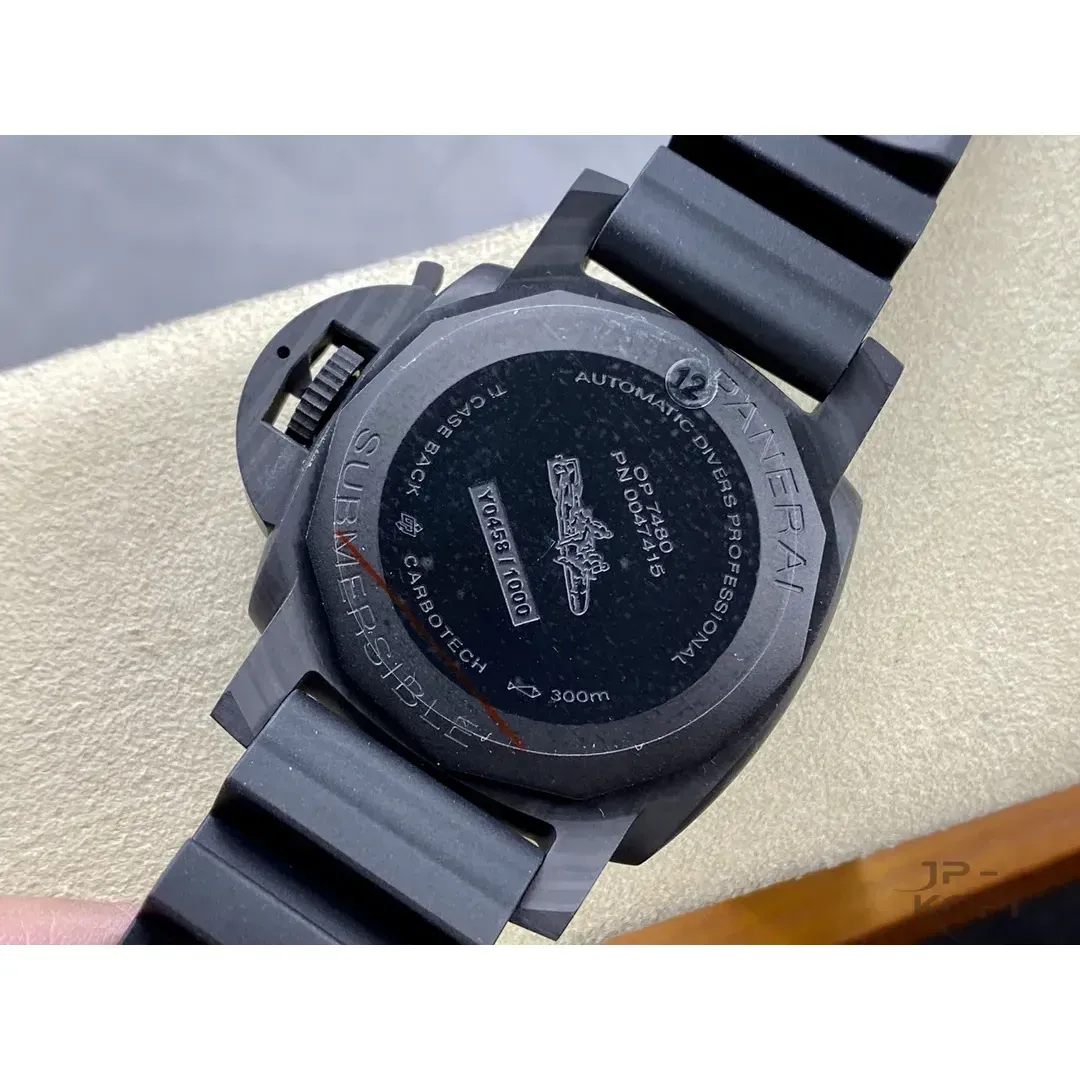 パネライ オフィチーネ サブマーシブル PAM02231|カーボテック ブラック文字盤 42MM【VS工場製】 - 画像 (8)