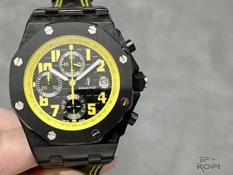 オーデマ・ピゲロイヤルオーク オフショアクロノ バンブルビー 42MM 26176FO.OO.D101CR.02 【APF工場出品】