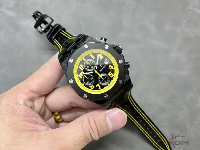 オーデマ・ピゲロイヤルオーク オフショアクロノ バンブルビー 42MM 26176FO.OO.D101CR.02 【APF工場出品】 - 画像 (4)