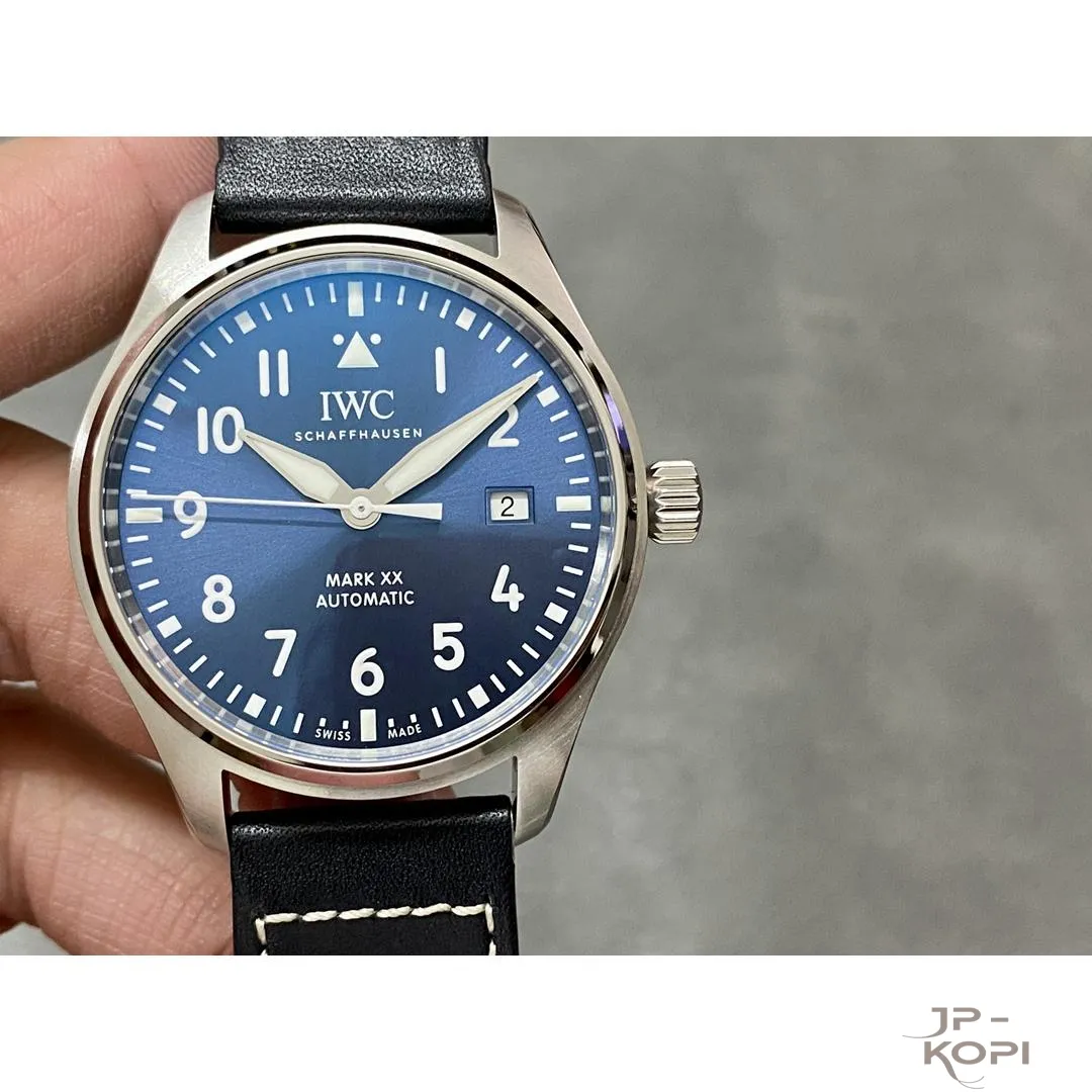 IWC パイロット・ウォッチ・マーク XX IW328203|ブルー文字盤 40mm【ZF工場製 高品質コピー腕時計】