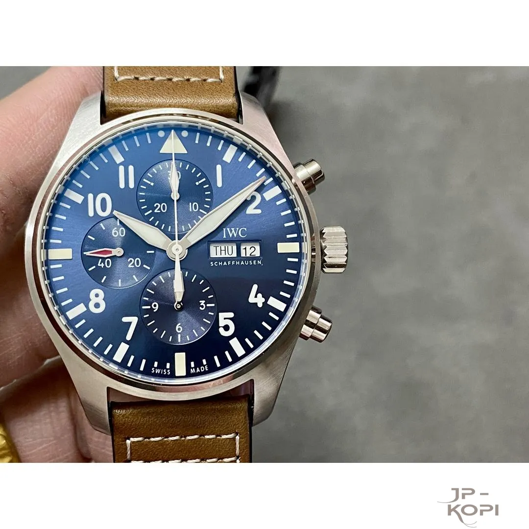 IWC パイロット・ウォッチ・クロノグラフ “プティ・プランス” IW377714|ブルー文字盤 43mm【ZF工場製 高品質コピー腕時計】