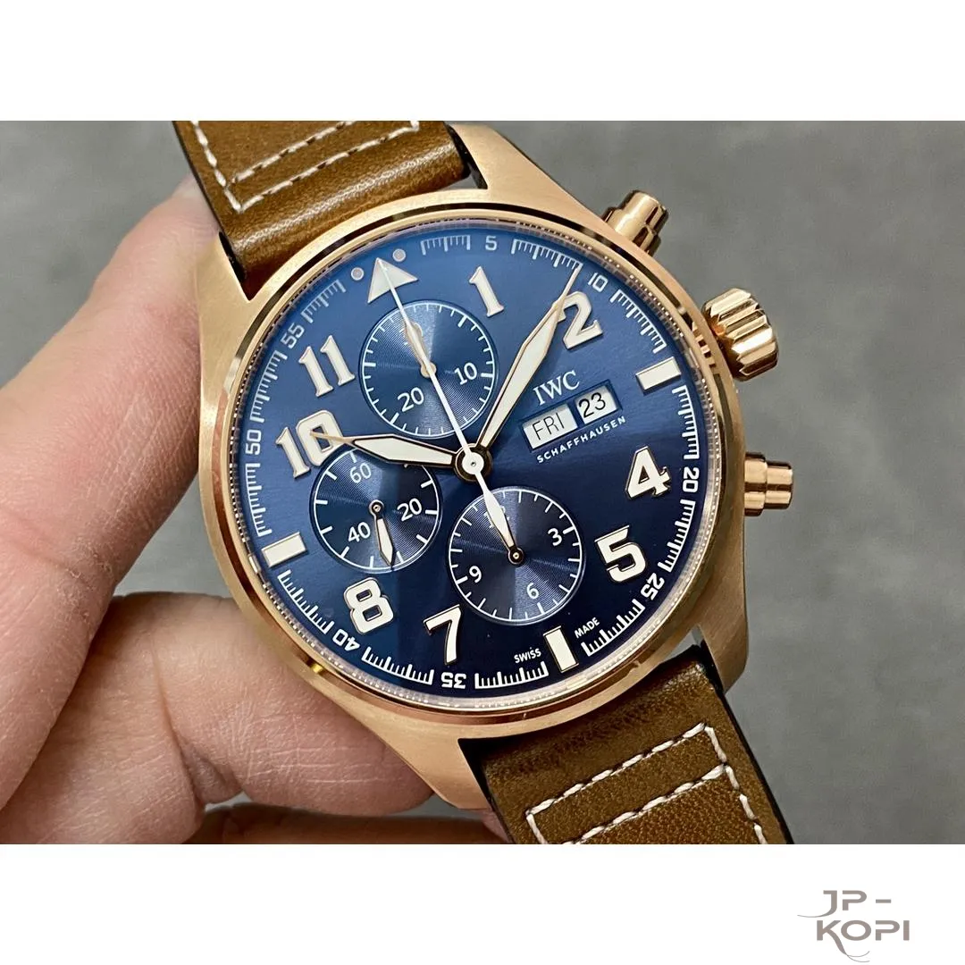 IWC 世界限定モデル パイロット・ウォッチ・クロノグラフ “プティ・プランス” IW377721|ブルー文字盤 43mm【ZF工場製 高品質コピー腕時計】 - 画像 (3)