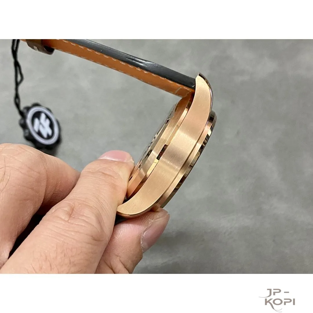 IWC 世界限定モデル パイロット・ウォッチ・クロノグラフ “プティ・プランス” IW377721|ブルー文字盤 43mm【ZF工場製 高品質コピー腕時計】 - 画像 (6)