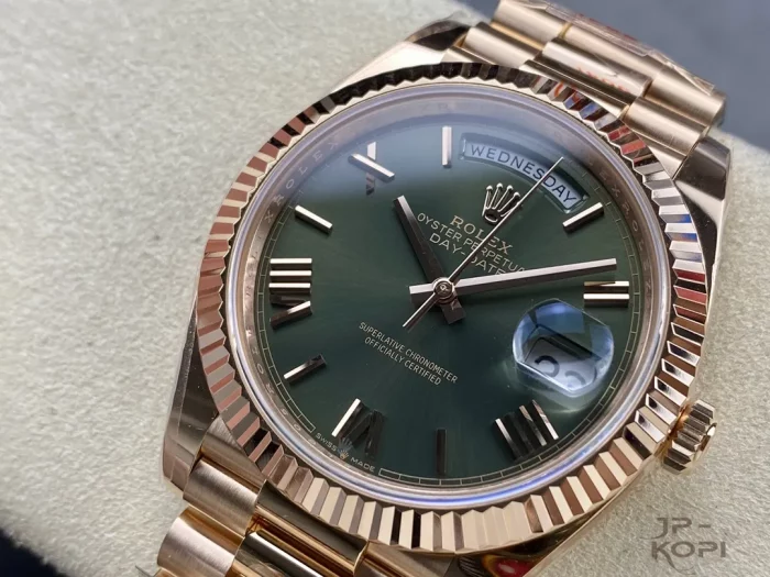 ロレックス デイデイト40MM エバーローズゴールド  オリーブグリーンM228235-0025 CAL.3255 【ARF工場出品】 - 画像 (3)