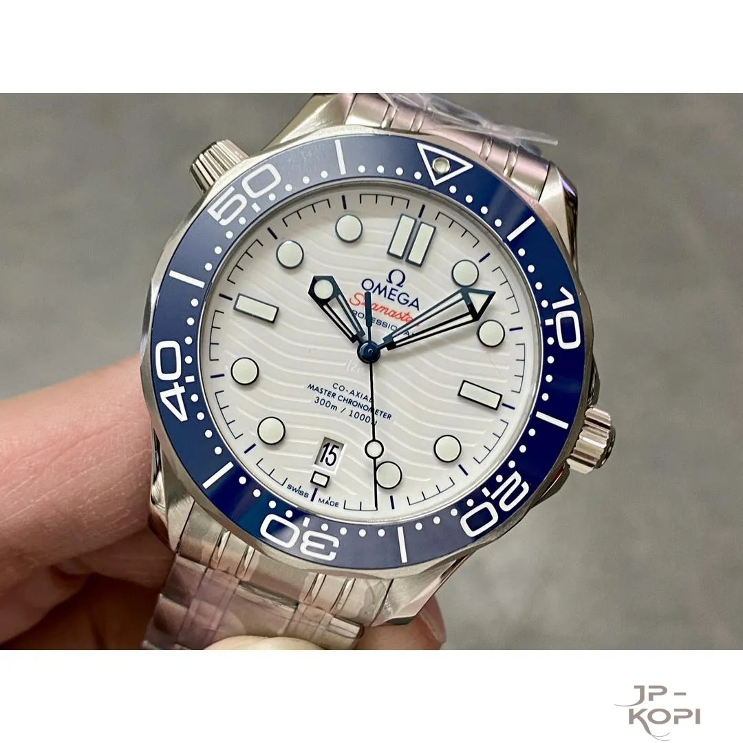 オメガ シーマスター ダイバー300M 東京2020オリンピック 42MM|ホワイト文字盤×ブルーベゼル【VS工場製 高品質コピー時計】 - 画像 (3)