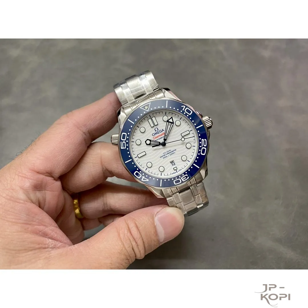 オメガ シーマスター ダイバー300M 東京2020オリンピック 42MM|ホワイト文字盤×ブルーベゼル【VS工場製 高品質コピー時計】 - 画像 (4)