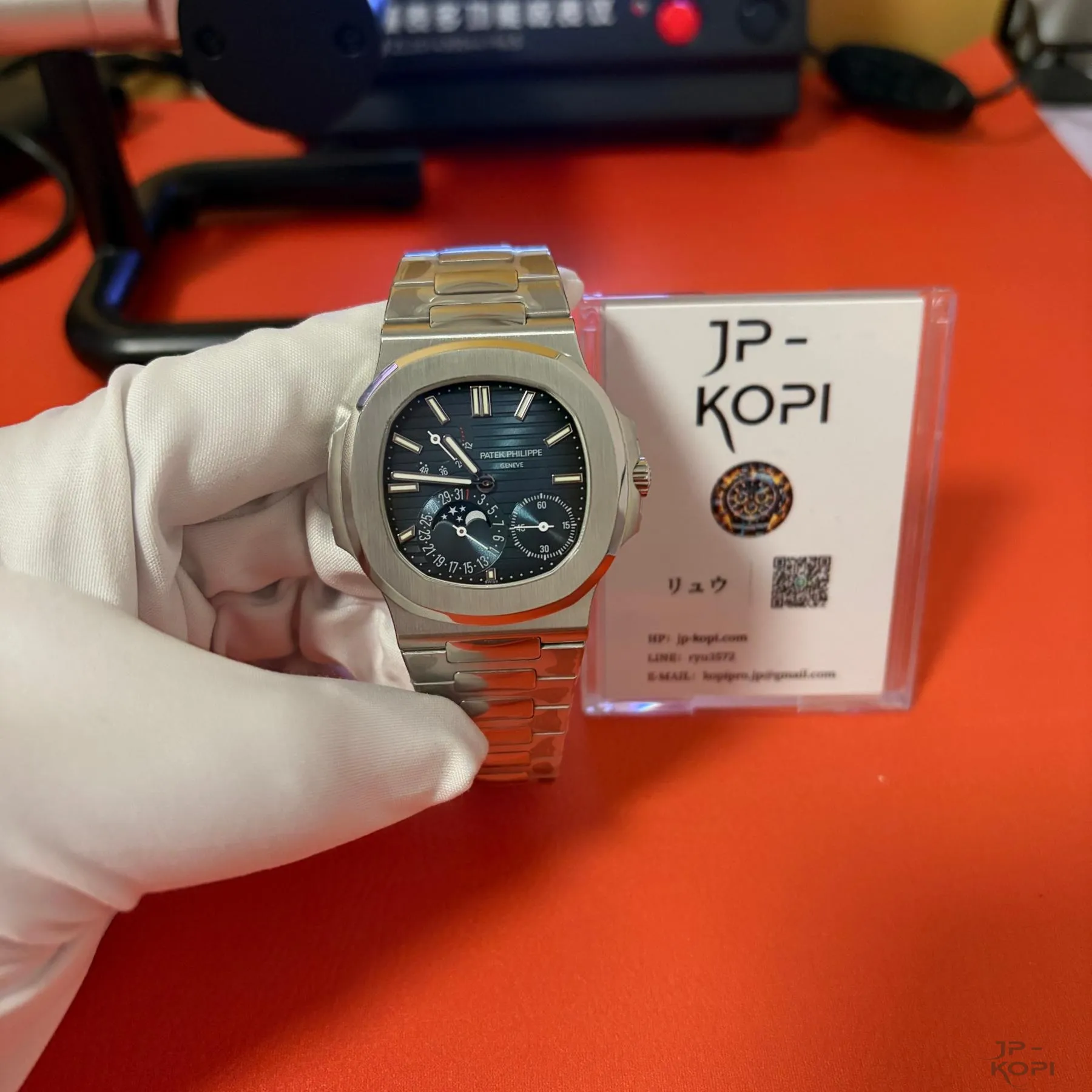 パテック・フィリップ ノーチラス プチコンプリケーション 5712/1A-001|ネイビーダイアル 40mm Cal.240 V3【PPF工場製 高品質コピー腕時計】 - 画像 (2)
