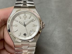 ヴァシュロン・コンスタンタン オーヴァーシーズ デイト 47040/B01A-9093 シルバー【PPF工場出品】