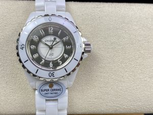 CHANEL シャネル J12 ミラーH4861 ホワイト x ブラック 38mm 【EAST工場出品】