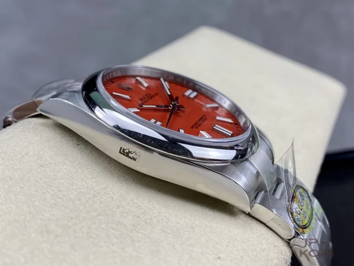 ロレックス オイスターパーペチュアル 124300 レッド 41MM【CLEAN工場出品】 - 画像 (7)