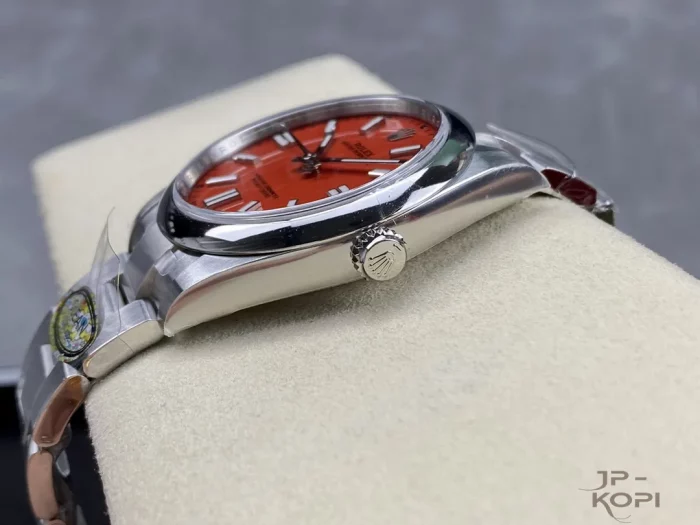 ロレックス オイスターパーペチュアル 124300 レッド 41MM【CLEAN工場出品】 - 画像 (6)