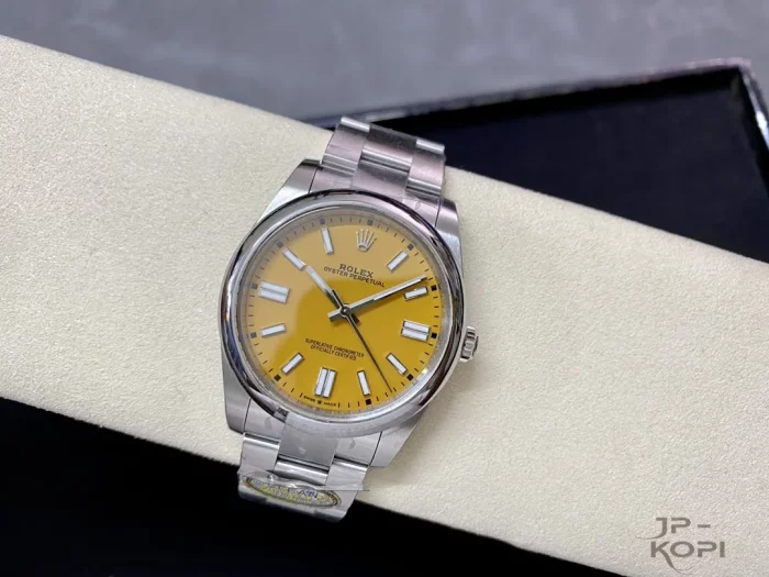 ロレックス オイスターパーペチュアル 124300 イエロー 41MM【CLEAN工場出品】 - 画像 (4)