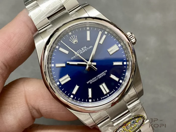ロレックス オイスターパーペチュアル 124300 ブライトブルー 41MM【CLEAN工場出品】 - 画像 (2)