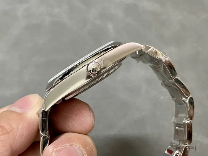 ロレックス オイスターパーペチュアル 124300 ブライトブルー 41MM【CLEAN工場出品】 - 画像 (6)