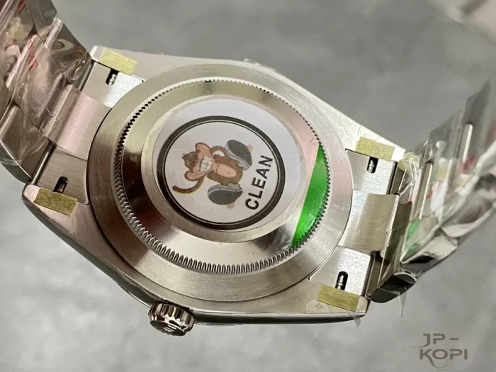 ロレックス オイスターパーペチュアル 124300 グリーン 41MM【CLEAN工場出品】 - 画像 (7)