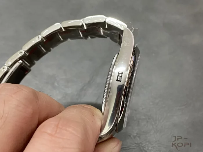 ロレックス オイスターパーペチュアル 124300 ターコイズブルー 41MM【CLEAN工場出品】 - 画像 (6)