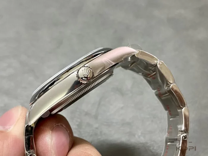 ロレックス オイスターパーペチュアル 124300 ターコイズブルー 41MM【CLEAN工場出品】 - 画像 (5)