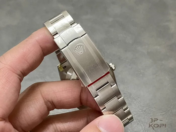 ロレックス オイスターパーペチュアル 124300 ターコイズブルー 41MM【CLEAN工場出品】 - 画像 (9)