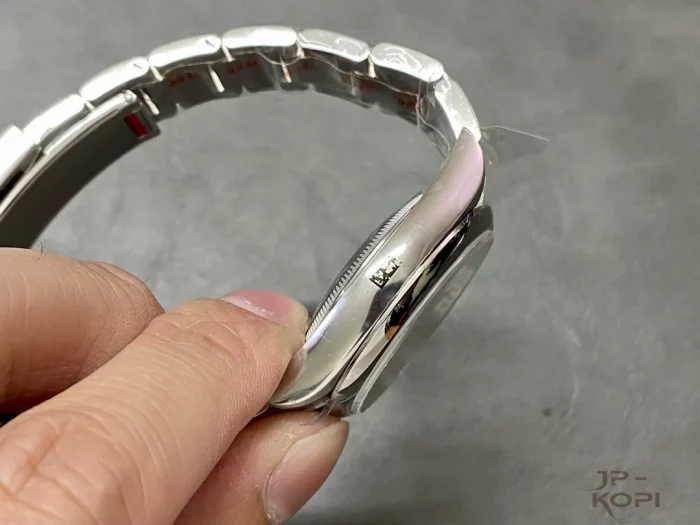 ロレックス オイスターパーペチュアル 126000 レッド 36mm【CLEAN工場出品】 - 画像 (5)