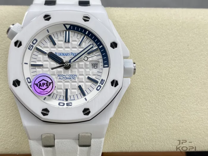 ロイヤルオーク オフショア ダイバー 15707CB｜ホワイトセラミック 42MM【APS工場製】