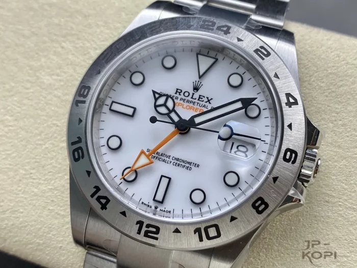 ロレックス エクスプローラー II 226570 ホワイト 42mm【CLEAN工場出品】 - 画像 (3)