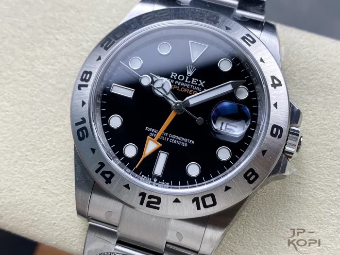ロレックス エクスプローラー II 226570 ブラック 42mm【CLEAN工場出品】 - 画像 (3)