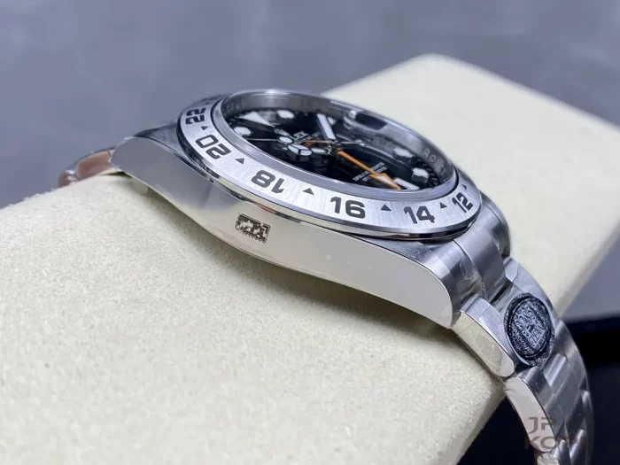 ロレックス エクスプローラー II 226570 ブラック 42mm【CLEAN工場出品】 - 画像 (4)