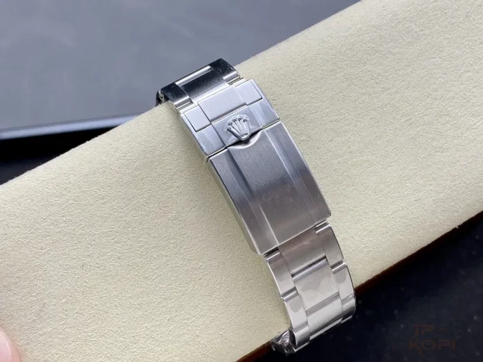 ロレックス エクスプローラー II 226570 ブラック 42mm【CLEAN工場出品】 - 画像 (7)