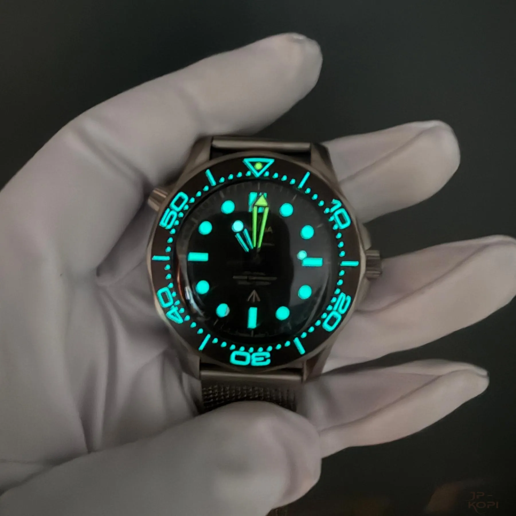 オメガ シーマスター ダイバー 300M 007エディション 42MM|ブラウンダイヤル×チタン【VS工場製 高品質コピー時計】 - 画像 (11)