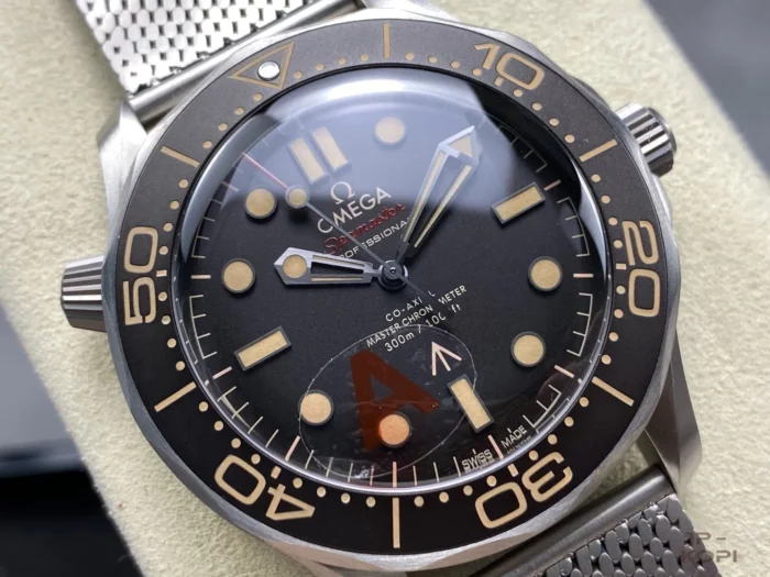 オメガ シーマスター ダイバー 300M 007エディション｜メンズ ブラウンダイヤル×チタン【VS工場製】 - 画像 (2)