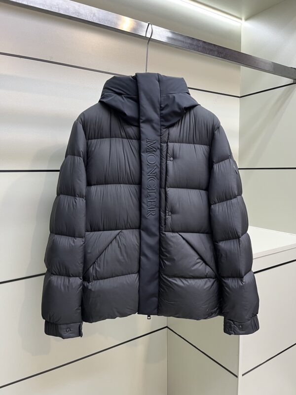 【MONCLER】MADEIRA ショートダウン ストームフラップ