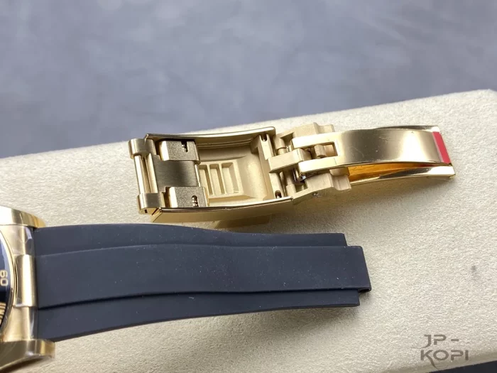 ロレックス デイトナ 126518LN-0010 エローゴールド 丹東Cal.4131【CLEAN工場出品】 - 画像 (8)