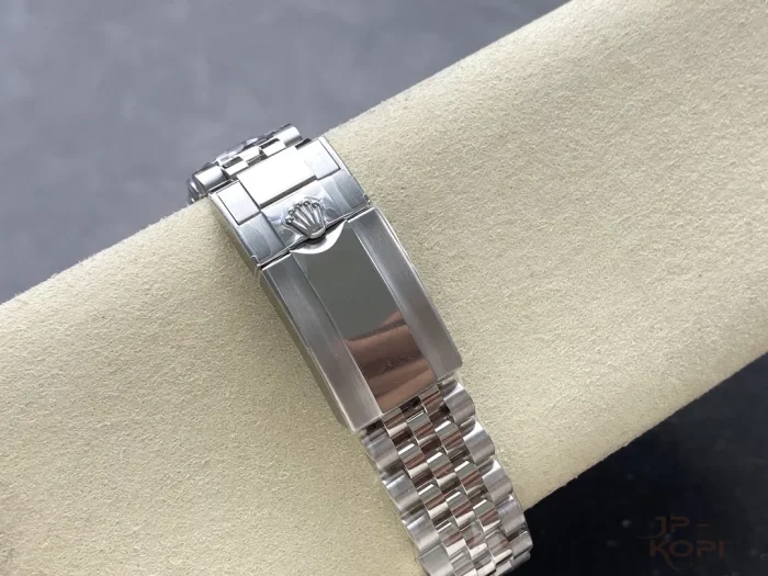ロレックス GMTマスター II 126710BLRO-0002 40MM 赤青ベゼル ジュビリーブレスレットCal.3285【EWE工場出品】 - 画像 (8)